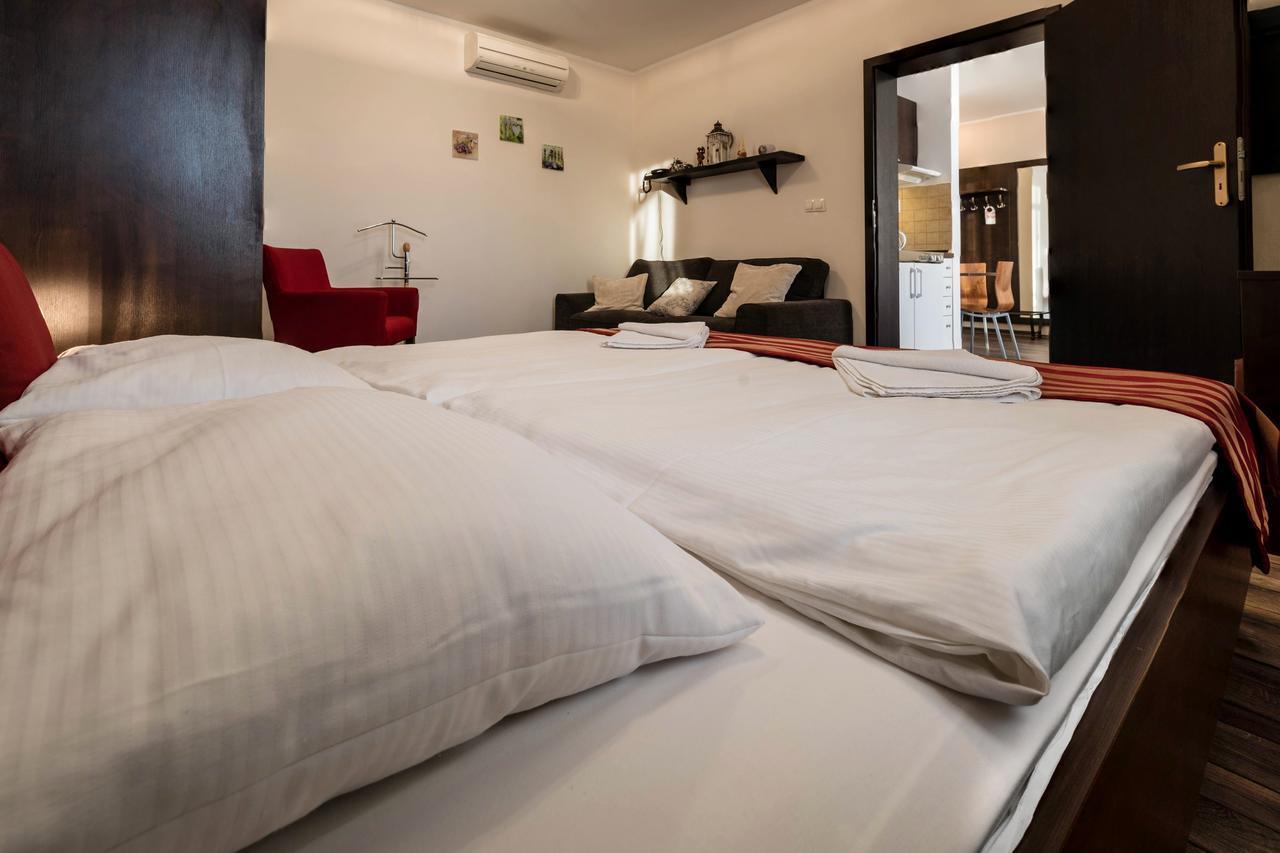 Apartman Mirka - Hotel Luka Besenova Exterior foto