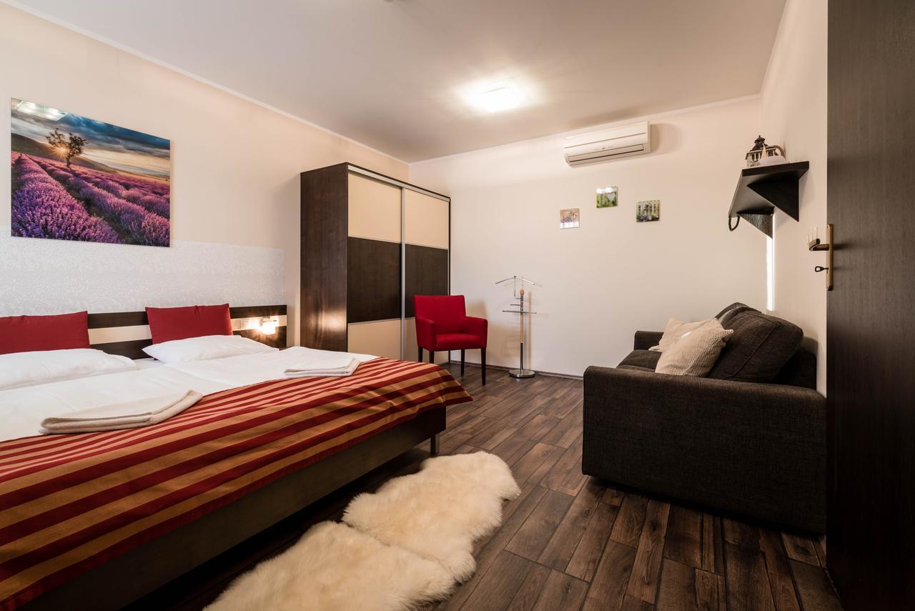 Apartman Mirka - Hotel Luka Besenova Exterior foto
