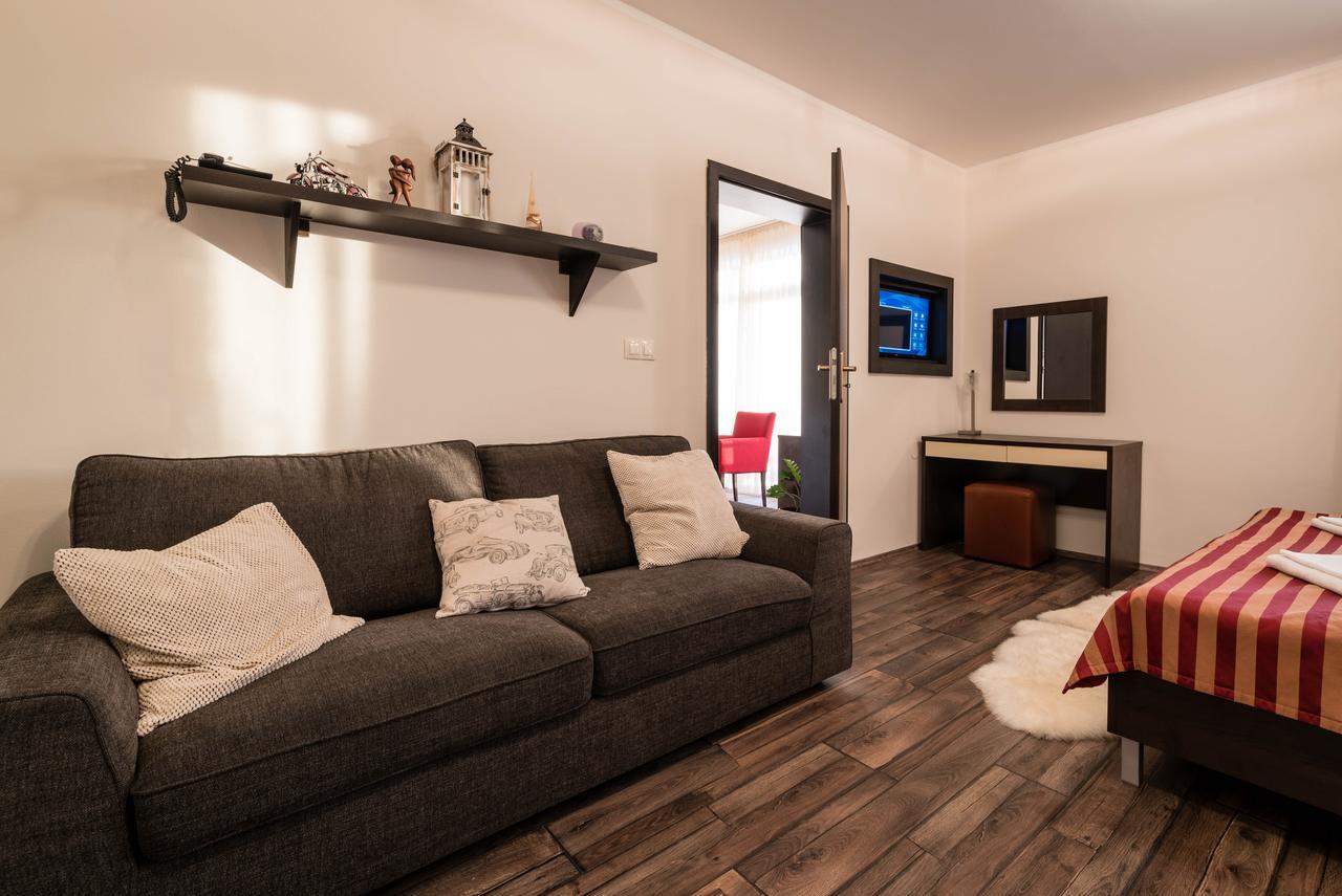 Apartman Mirka - Hotel Luka Besenova Exterior foto